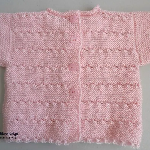 Brassière 1 mois,  droite rose layette bb, laine calinou bergère de france,  tricot bebe, sur commande