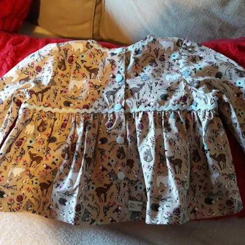 Ensemble bébé fille 1 an en coton oeko-tex  ciel et beige foncé " la forêt " piéce unique fait main